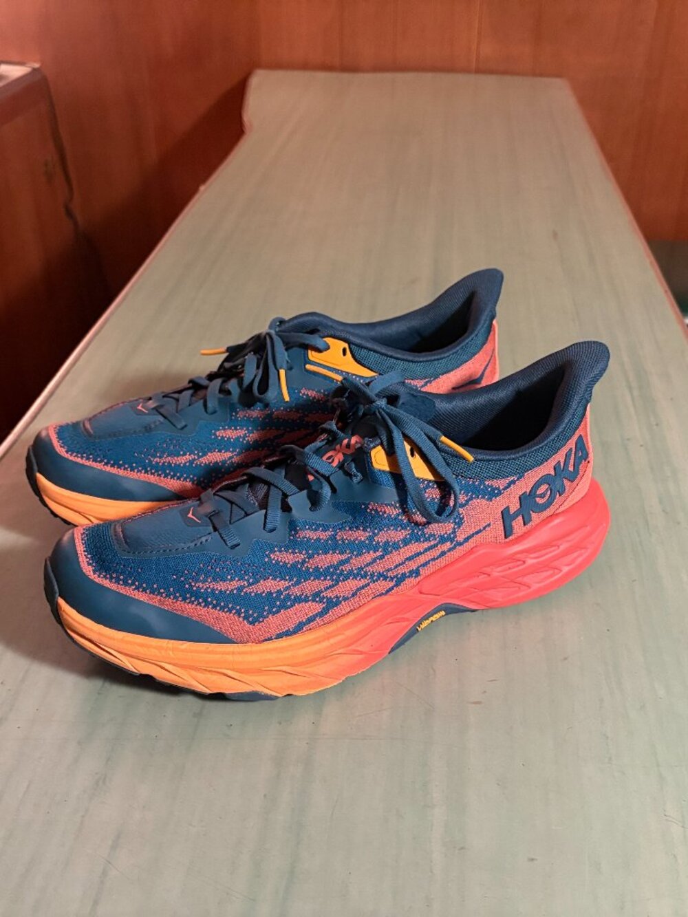 Womens Hoka One One Speedgoat 5 Trail Running Shoes Size 11 B